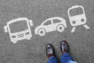 Bahn Zug Auto Bus Mann Mensch Wahl Auswahl Mobilität Reise reisen Verkehr