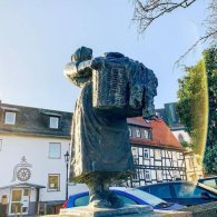 "Wäschfraa"-Brunnen
