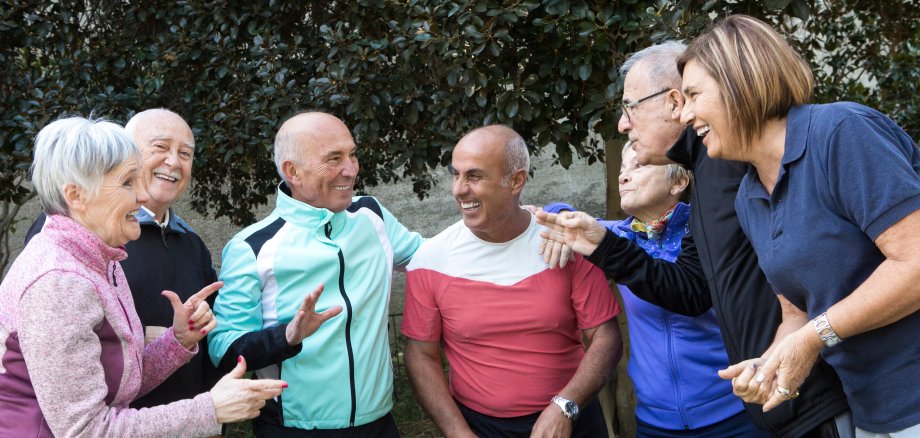 Foto Gruppe sportliche Senioren Foto Gruppe sportliche Senioren