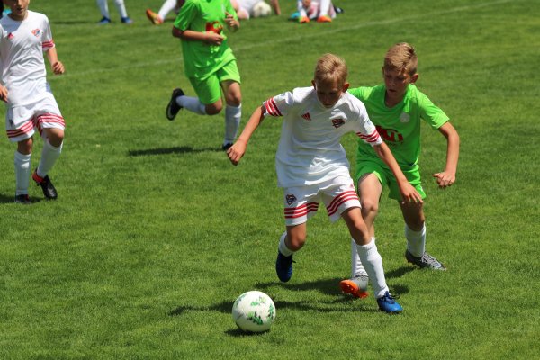 football-2389445_1920.jpg