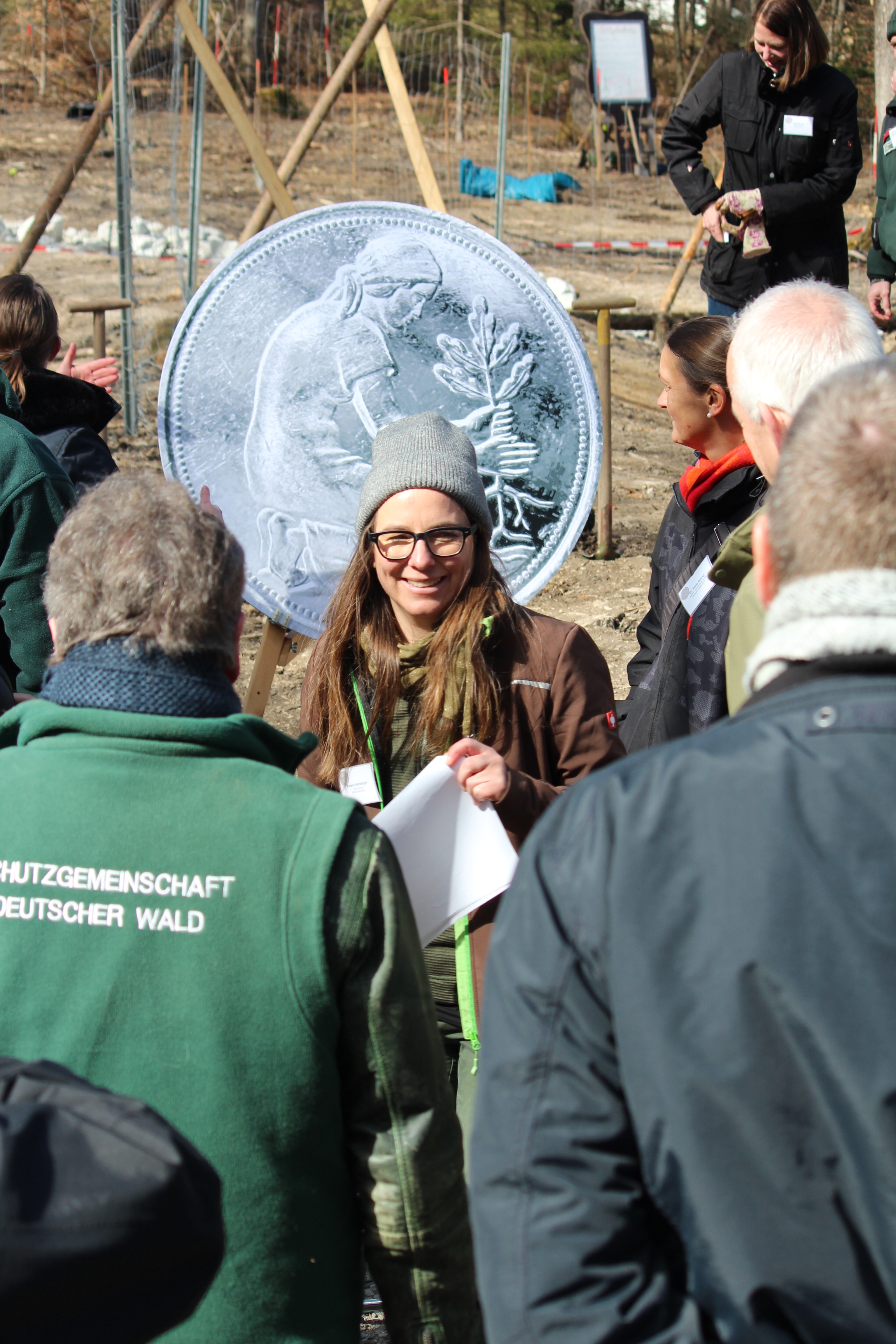Die Erinnerung an die Kulturfrau auf der 50-Pfennig-Münze wird lebendig in die Zukunft getragen