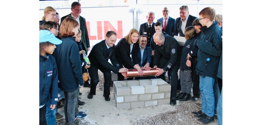 Gruppenbild Einbringung der Zeitkapsel