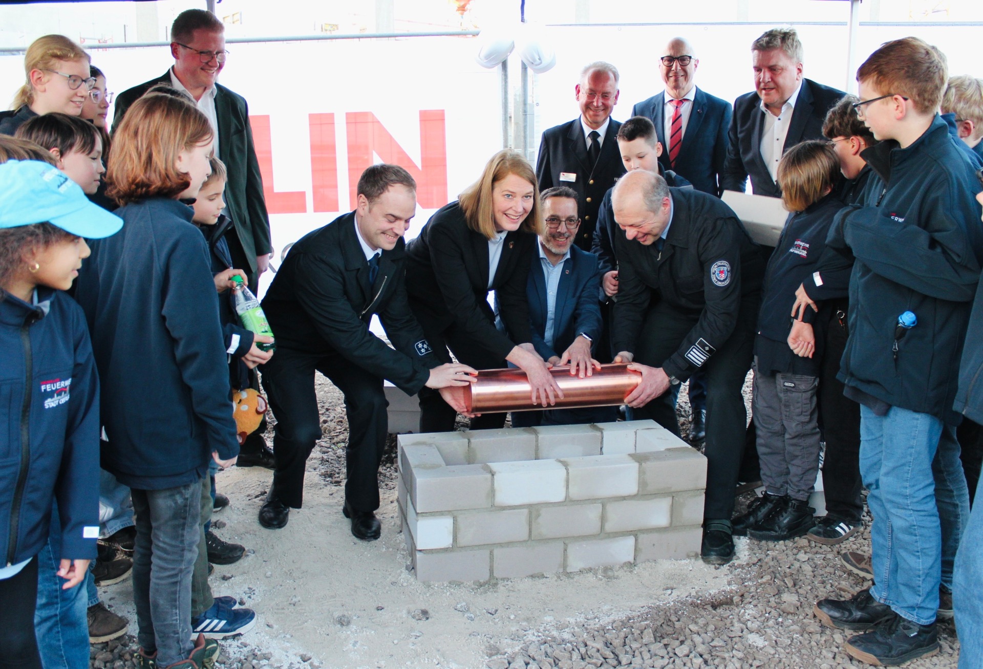 Gruppenbild Einbringung der Zeitkapsel