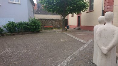 Wie leer der Platz vor der Umgestaltung aussah