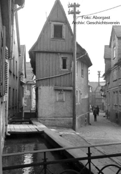 Weidengasse mit offenem Urselbachkanal